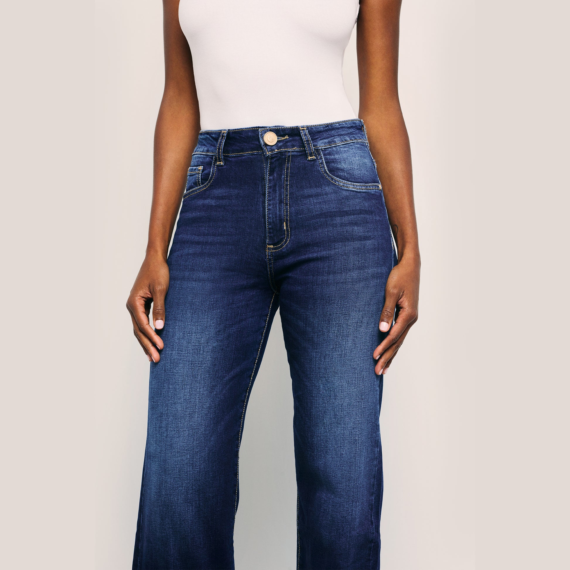 High-Waisted Straight Jeans Wide-Leg Casual Denim Pants. Style 1001